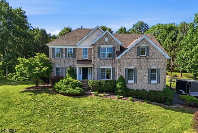 29 Old Schoolhouse Rd, Bethlehem Twp., NJ 08802