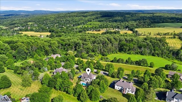 29 Old Schoolhouse Rd, Bethlehem Twp., NJ 08802