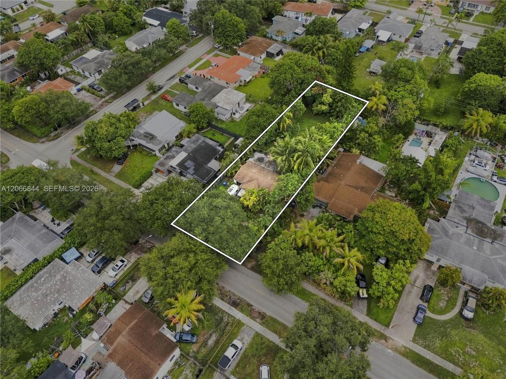 2541 Washington Street, Hollywood, FL 33020