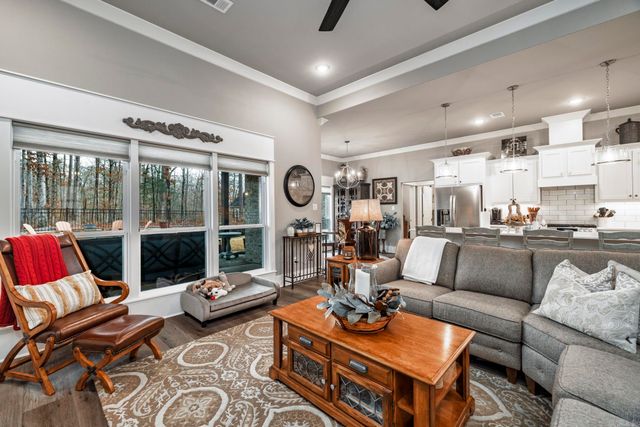 27 Sacedon Way, Hot Springs Village, AR 71909