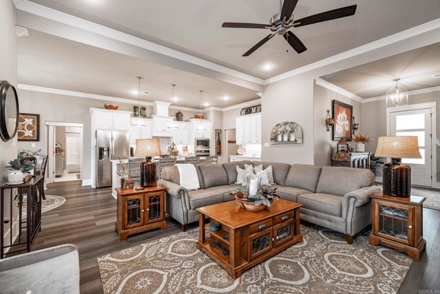 27 Sacedon Way, Hot Springs Village, AR 71909