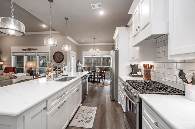 27 Sacedon Way, Hot Springs Village, AR 71909