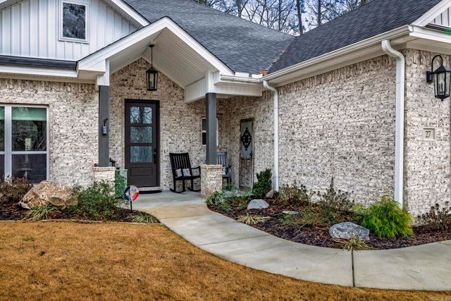 27 Sacedon Way, Hot Springs Village, AR 71909