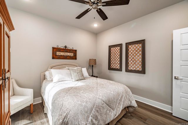 27 Sacedon Way, Hot Springs Village, AR 71909