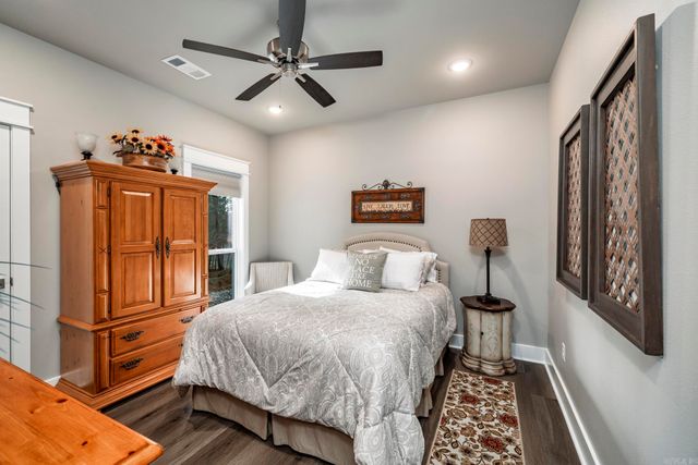 27 Sacedon Way, Hot Springs Village, AR 71909