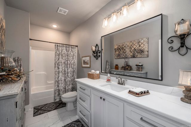 27 Sacedon Way, Hot Springs Village, AR 71909