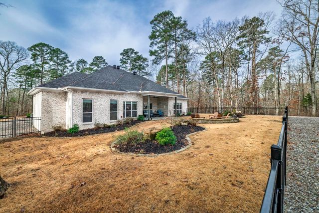 27 Sacedon Way, Hot Springs Village, AR 71909