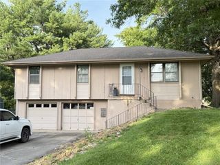 10719 N McGee Street, Kansas City, MO 64155