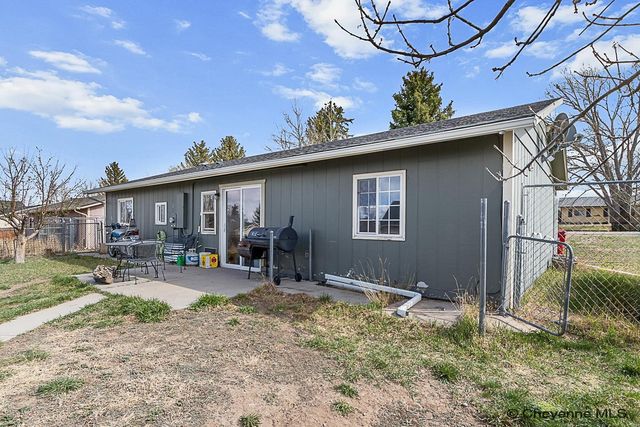 1110 ASHFORD DR, Cheyenne, WY 82007