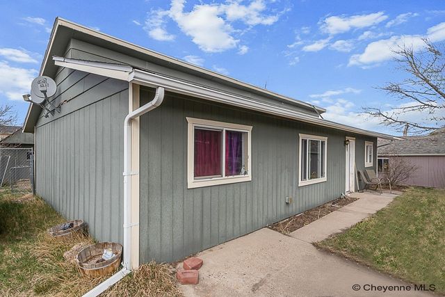 1110 ASHFORD DR, Cheyenne, WY 82007