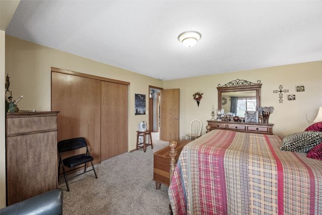 2521 Radcliffe Court SW, Cedar Rapids, IA 52404