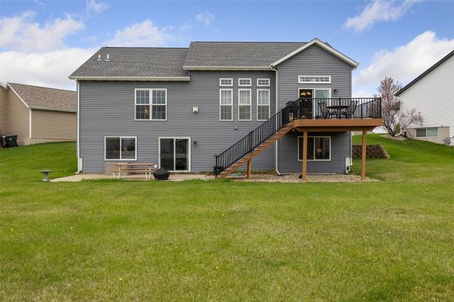 2521 Radcliffe Court SW, Cedar Rapids, IA 52404