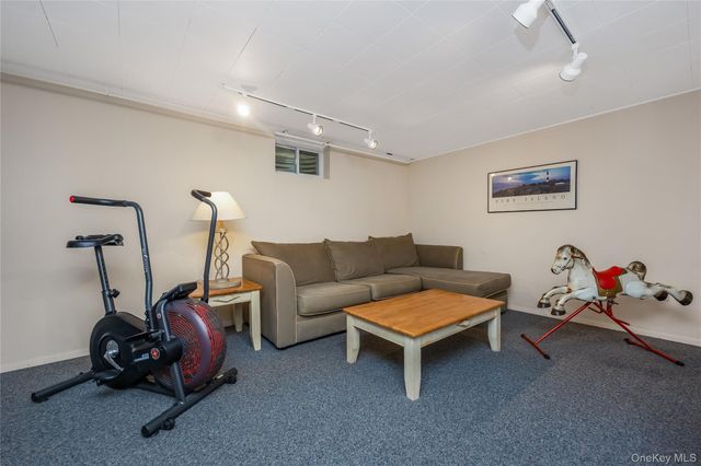 8 Arosa Court, Greenlawn, NY 11740