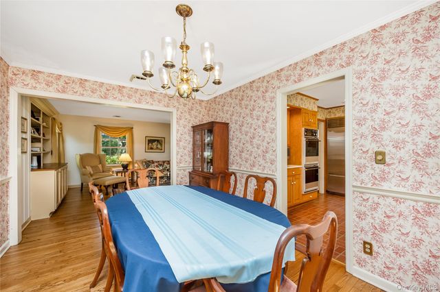 8 Arosa Court, Greenlawn, NY 11740