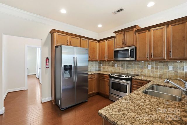 10830 Kemptown Square N, Mint Hill, NC 28227