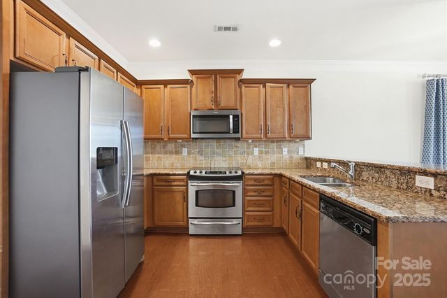 10830 Kemptown Square N, Mint Hill, NC 28227