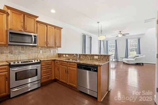 10830 Kemptown Square N, Mint Hill, NC 28227