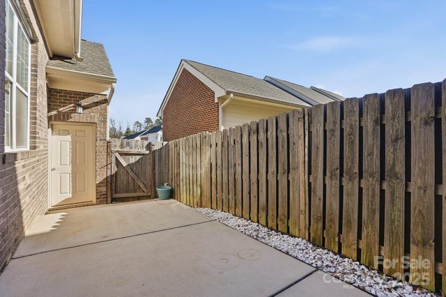 10830 Kemptown Square N, Mint Hill, NC 28227