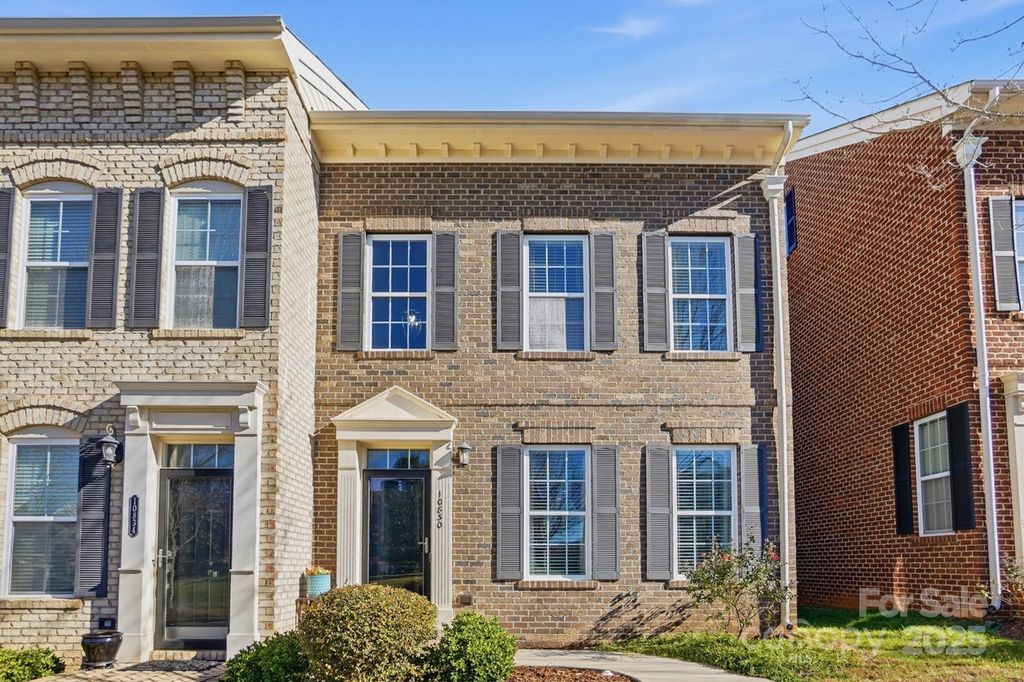 10830 Kemptown Square N, Mint Hill, NC 28227