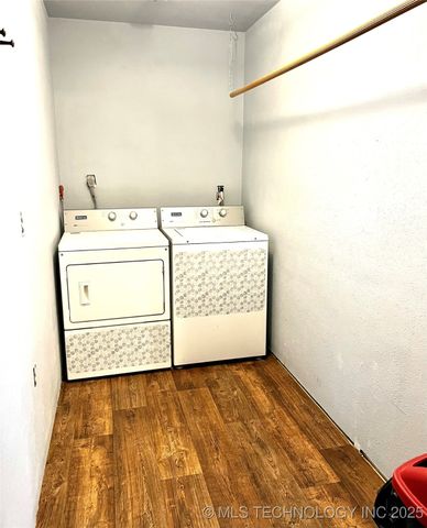 3197 E 203rd Street S, Warner, OK 74469