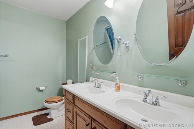 3197 E 203rd Street S, Warner, OK 74469