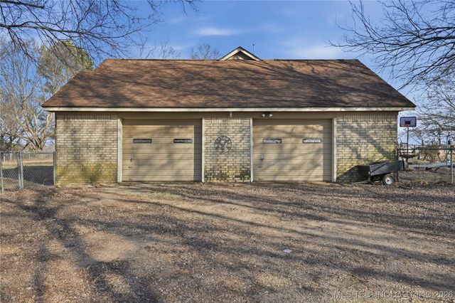 3197 E 203rd Street S, Warner, OK 74469