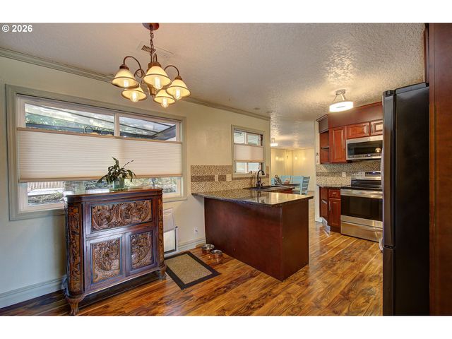 3710 Ne PACIFIC Way, Vancouver, WA 98662