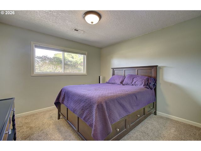 3710 Ne PACIFIC Way, Vancouver, WA 98662