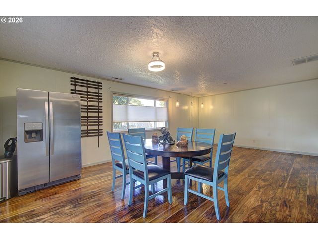 3710 Ne PACIFIC Way, Vancouver, WA 98662