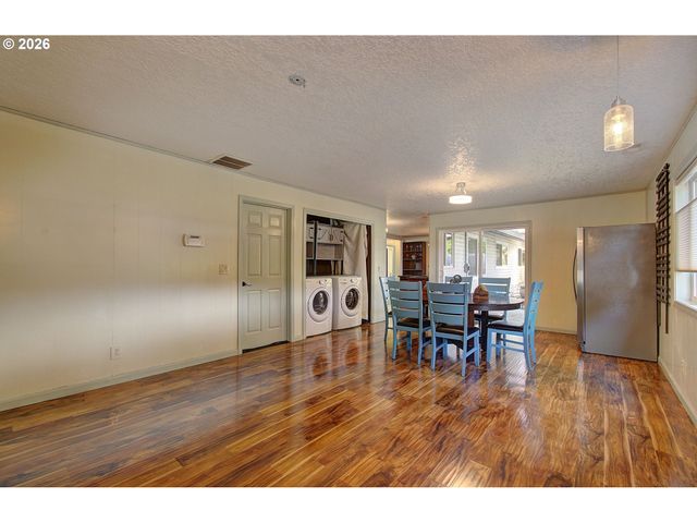 3710 Ne PACIFIC Way, Vancouver, WA 98662