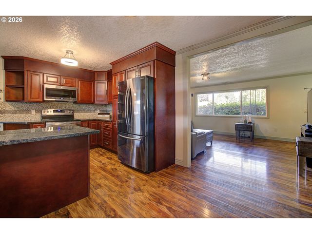 3710 Ne PACIFIC Way, Vancouver, WA 98662