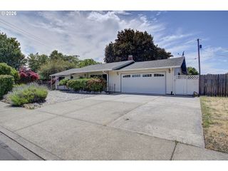 3710 Ne PACIFIC Way, Vancouver, WA 98662