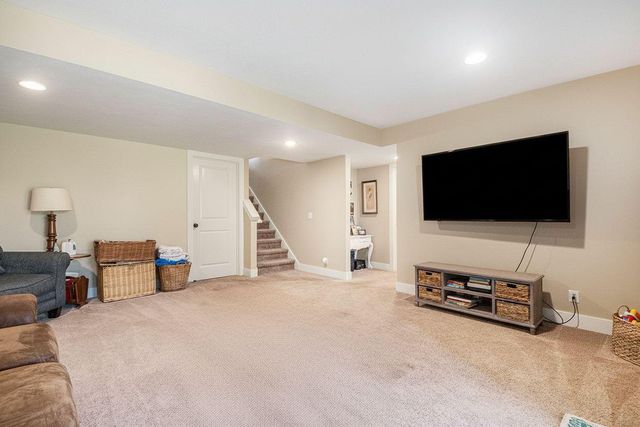 702 Braeside Drive Se, Gaines Twp, MI 49315