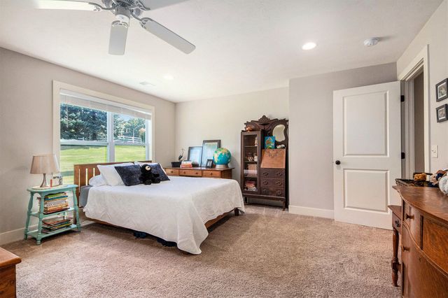 702 Braeside Drive Se, Gaines Twp, MI 49315