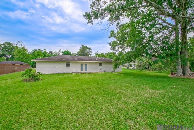 40502 Mary Ann St, Prairieville, LA 70769