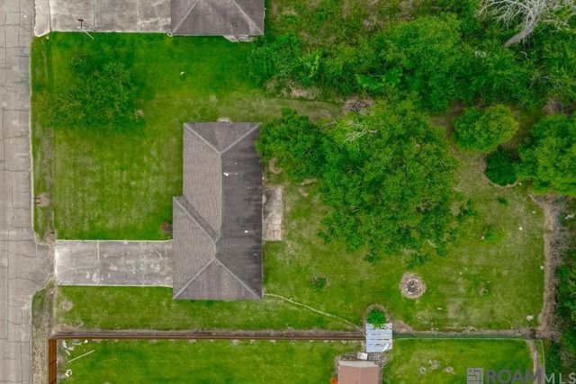 40502 Mary Ann St, Prairieville, LA 70769