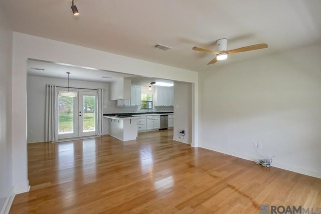40502 Mary Ann St, Prairieville, LA 70769