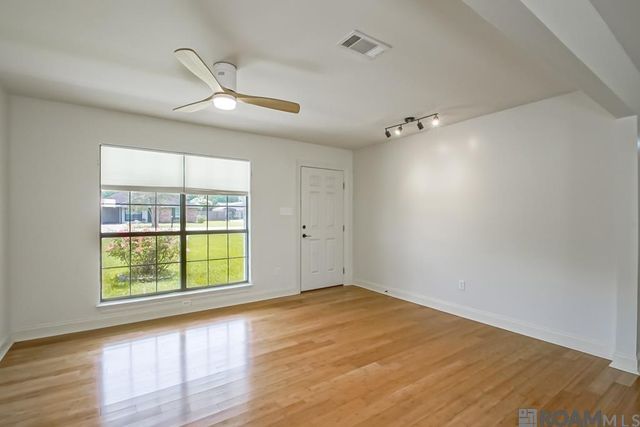 40502 Mary Ann St, Prairieville, LA 70769