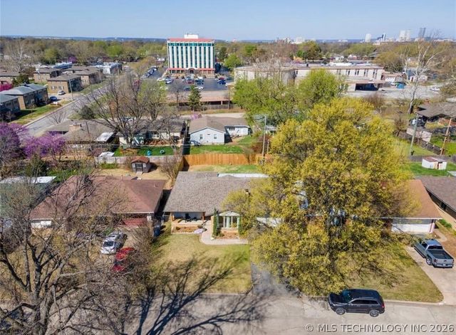2426 S Louisville Avenue, Tulsa, OK 74114