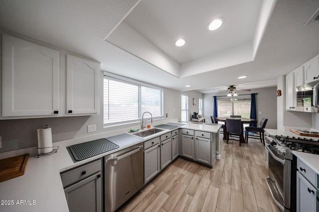 3902 E ROSEMONTE Drive, Phoenix, AZ 85050