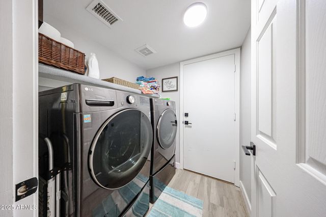 3902 E ROSEMONTE Drive, Phoenix, AZ 85050