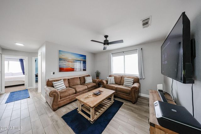 3902 E ROSEMONTE Drive, Phoenix, AZ 85050