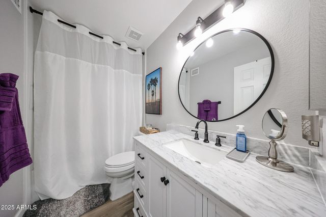 3902 E ROSEMONTE Drive, Phoenix, AZ 85050