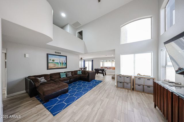 3902 E ROSEMONTE Drive, Phoenix, AZ 85050