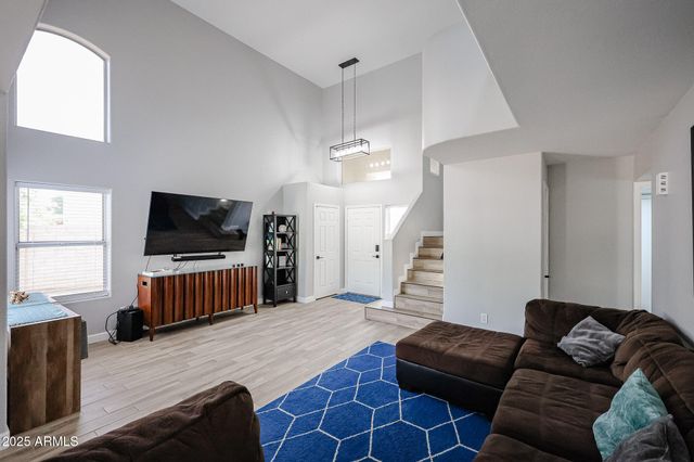 3902 E ROSEMONTE Drive, Phoenix, AZ 85050