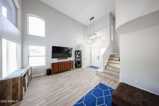 3902 E ROSEMONTE Drive, Phoenix, AZ 85050