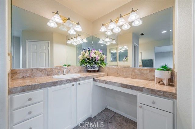 13827 Buckhart, Eastvale, CA 92880