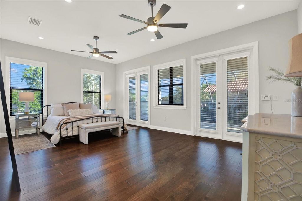 Image 38 of property listing at 3600 W SAN LUIS STREET, Tampa, FL 33629