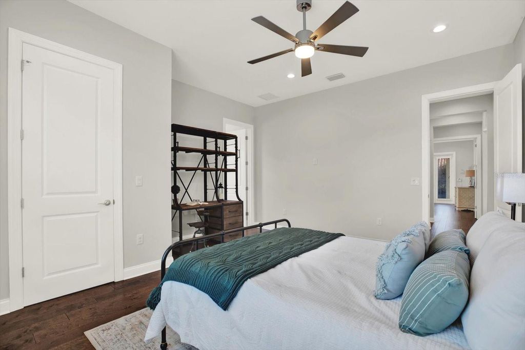 Image 44 of property listing at 3600 W SAN LUIS STREET, Tampa, FL 33629