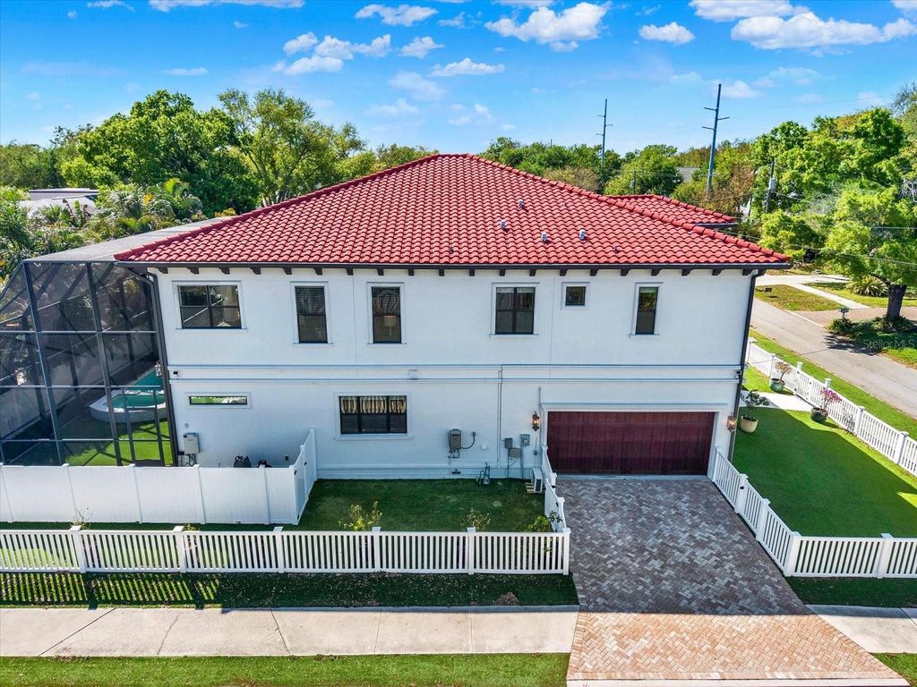 Image 48 of property listing at 3600 W SAN LUIS STREET, Tampa, FL 33629